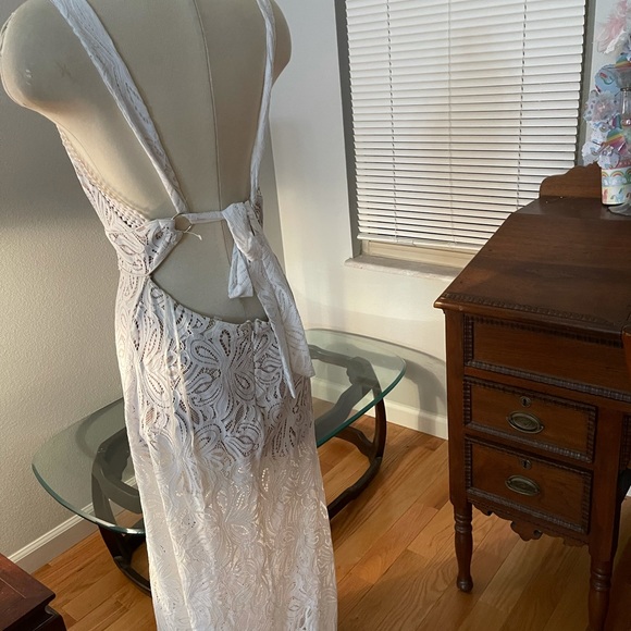 Sexy culture backless GUESS Los Angeles dress - Picture 11 of 12